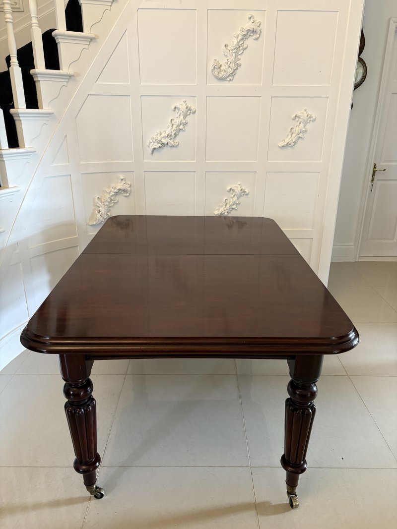 Superb Quality 8 Seater Antique Victorian Figured Mahogany Extending Dining Table